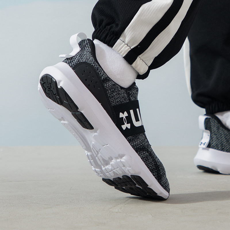 2026 Under Armour 3026507 001  - Knit Fabric Lace Up Sneakers 评论和价格