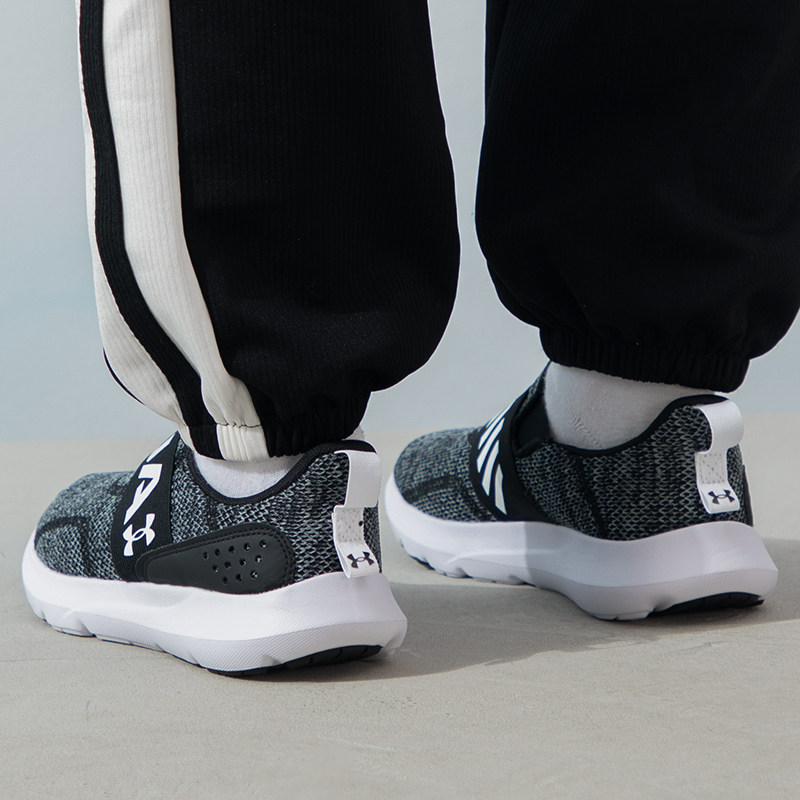 2026 Under Armour 3026507 001  - Knit Fabric Lace Up Sneakers 评论和价格